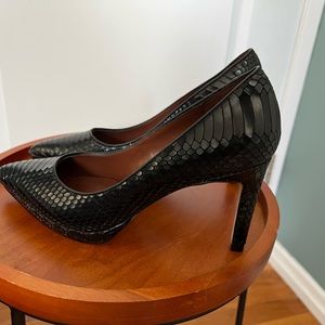 NEW cole haan black heels